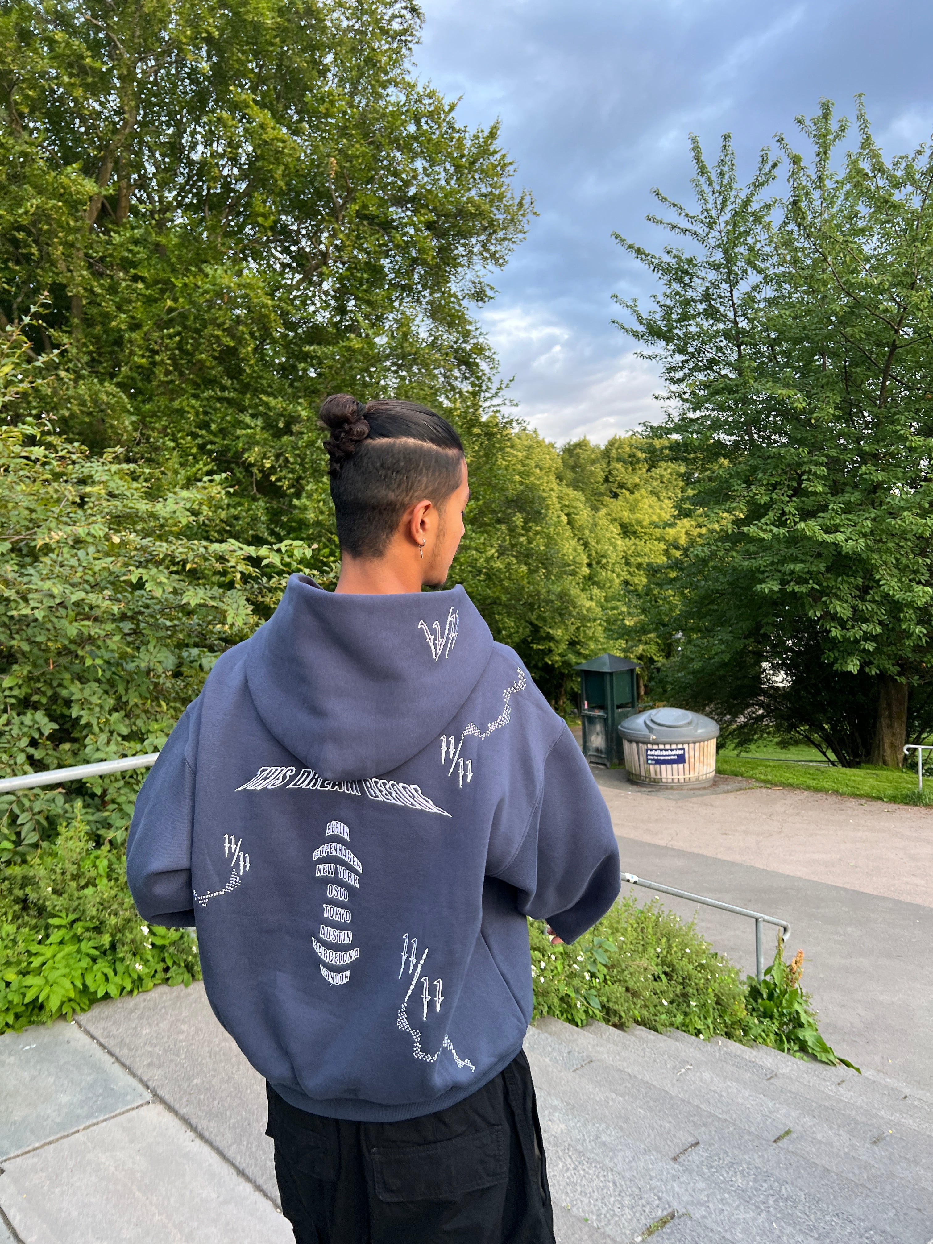 ULTRAHEAVY NAVY – Edvard Bjørnstad